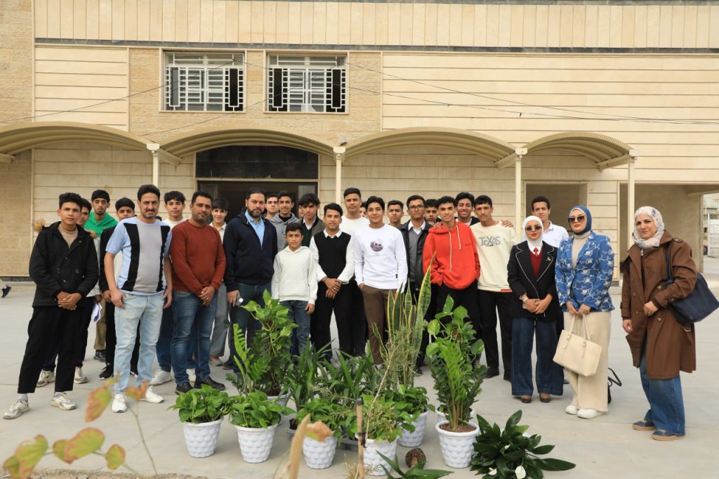 جامعة الكرخ للعلوم تنظّم حملة تشجير في مدرسة الصدرين بمنطقة الشعلة